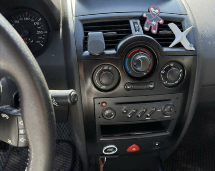 Рено Меган, объемом двигателя 1.6 л и пробегом 240 тыс. км за 4700 $, фото 8 на Automoto.ua