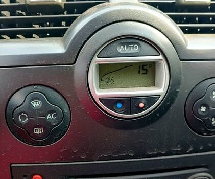 Рено Меган, объемом двигателя 1.5 л и пробегом 208 тыс. км за 4700 $, фото 5 на Automoto.ua
