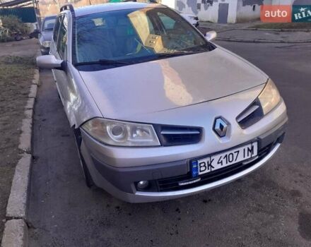 Рено Меган, объемом двигателя 1.5 л и пробегом 330 тыс. км за 4400 $, фото 6 на Automoto.ua