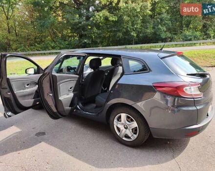 Рено Меган, объемом двигателя 1.46 л и пробегом 261 тыс. км за 7200 $, фото 3 на Automoto.ua