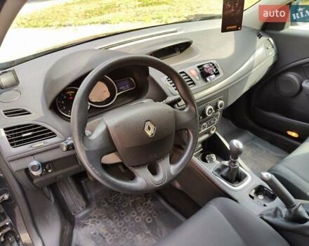 Рено Меган, объемом двигателя 1.46 л и пробегом 261 тыс. км за 7200 $, фото 5 на Automoto.ua
