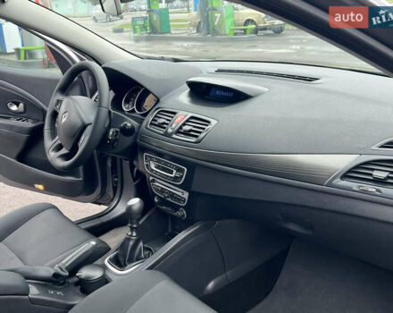 Рено Меган, объемом двигателя 1.6 л и пробегом 216 тыс. км за 6800 $, фото 45 на Automoto.ua