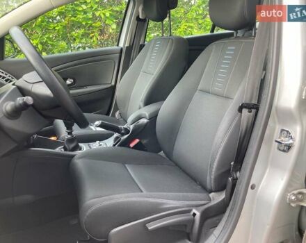 Рено Меган, объемом двигателя 1.46 л и пробегом 265 тыс. км за 6600 $, фото 11 на Automoto.ua