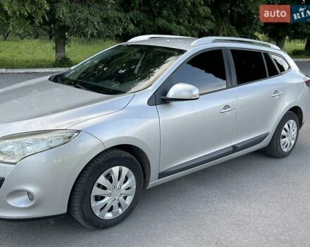Рено Меган, объемом двигателя 1.5 л и пробегом 220 тыс. км за 7650 $, фото 1 на Automoto.ua