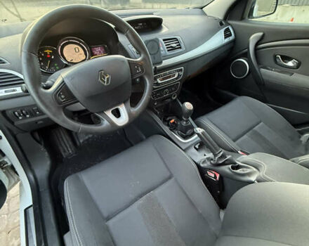 Рено Меган, объемом двигателя 1.5 л и пробегом 280 тыс. км за 6500 $, фото 26 на Automoto.ua