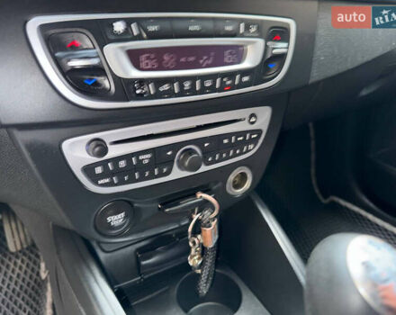 Рено Меган, объемом двигателя 1.5 л и пробегом 278 тыс. км за 6400 $, фото 49 на Automoto.ua