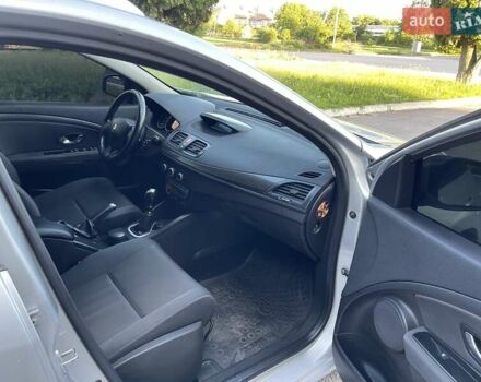 Рено Меган, объемом двигателя 1.5 л и пробегом 220 тыс. км за 7650 $, фото 10 на Automoto.ua