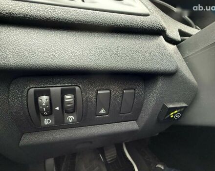 Рено Меган, объемом двигателя 0 л и пробегом 205 тыс. км за 7490 $, фото 17 на Automoto.ua