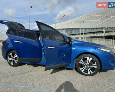 Рено Меган, объемом двигателя 1.5 л и пробегом 229 тыс. км за 8300 $, фото 4 на Automoto.ua