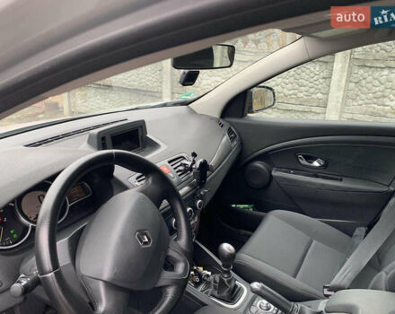 Рено Меган, объемом двигателя 1.5 л и пробегом 210 тыс. км за 7800 $, фото 18 на Automoto.ua