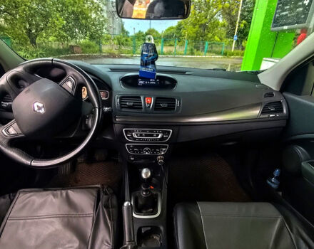 Рено Меган, объемом двигателя 1.5 л и пробегом 260 тыс. км за 7200 $, фото 3 на Automoto.ua