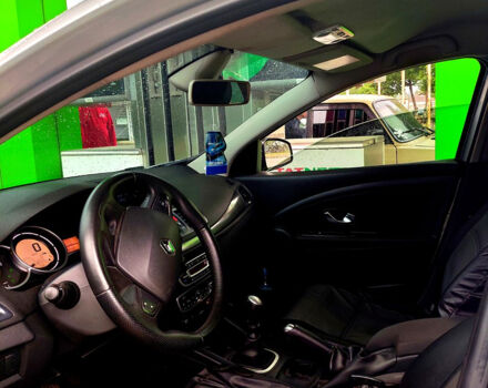 Рено Меган, объемом двигателя 1.5 л и пробегом 260 тыс. км за 7200 $, фото 4 на Automoto.ua