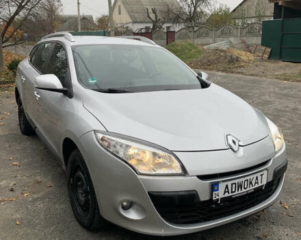 Рено Меган, объемом двигателя 1.5 л и пробегом 210 тыс. км за 7800 $, фото 4 на Automoto.ua