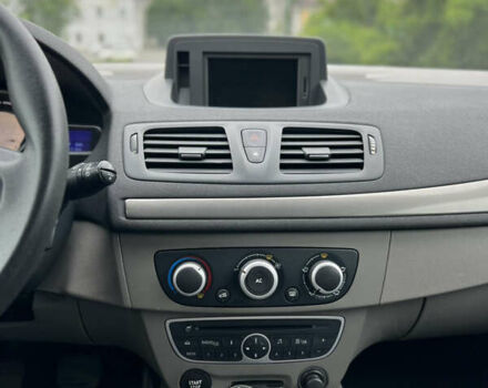 Рено Меган, объемом двигателя 0 л и пробегом 166 тыс. км за 8200 $, фото 17 на Automoto.ua