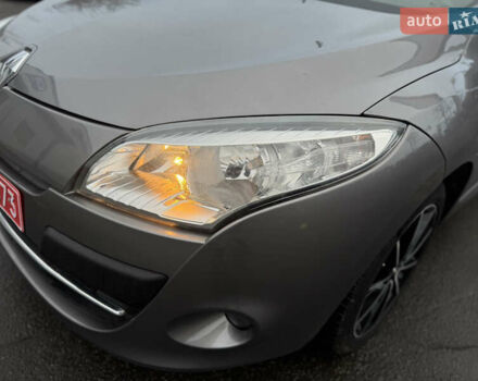 Рено Меган, объемом двигателя 1.5 л и пробегом 220 тыс. км за 9800 $, фото 5 на Automoto.ua