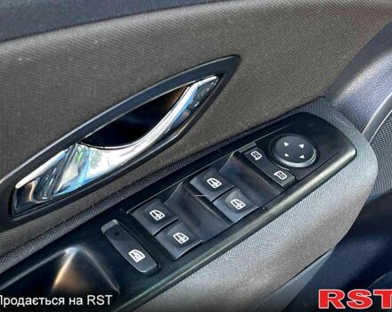 Рено Меган, объемом двигателя 1.5 л и пробегом 301 тыс. км за 9500 $, фото 4 на Automoto.ua