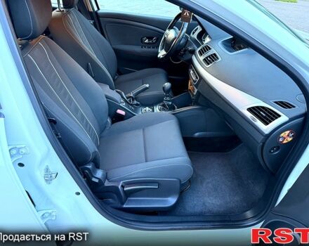 Рено Меган, объемом двигателя 1.6 л и пробегом 180 тыс. км за 8650 $, фото 7 на Automoto.ua