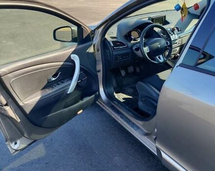 Рено Меган, объемом двигателя 1.5 л и пробегом 270 тыс. км за 8600 $, фото 4 на Automoto.ua