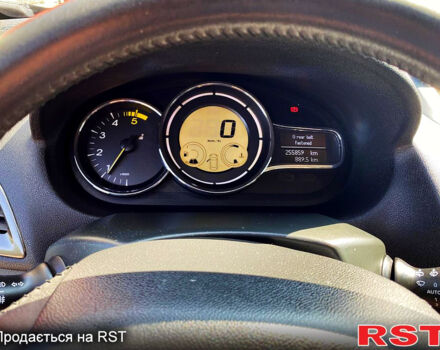 Рено Меган, объемом двигателя 1.5 л и пробегом 256 тыс. км за 7500 $, фото 11 на Automoto.ua