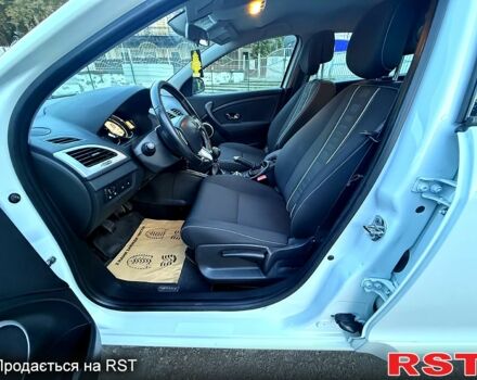 Рено Меган, объемом двигателя 1.6 л и пробегом 180 тыс. км за 8650 $, фото 5 на Automoto.ua