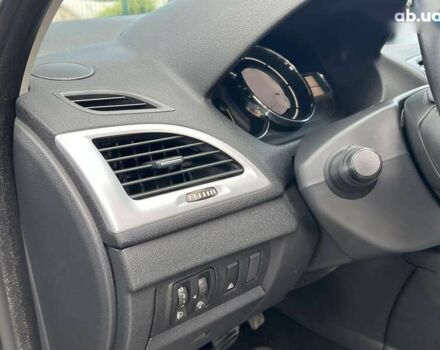 Рено Меган, объемом двигателя 1.5 л и пробегом 240 тыс. км за 7600 $, фото 10 на Automoto.ua