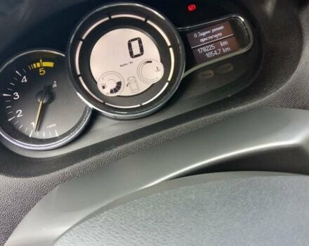 Рено Меган, объемом двигателя 1.46 л и пробегом 178 тыс. км за 8900 $, фото 16 на Automoto.ua