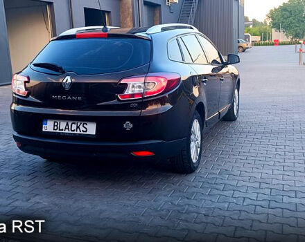 Рено Меган, объемом двигателя 1.5 л и пробегом 210 тыс. км за 8800 $, фото 3 на Automoto.ua