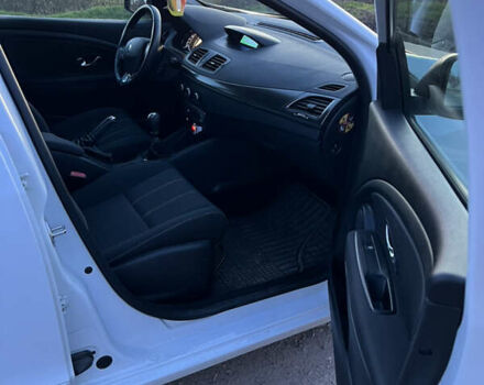 Рено Меган, объемом двигателя 1.2 л и пробегом 157 тыс. км за 5500 $, фото 12 на Automoto.ua
