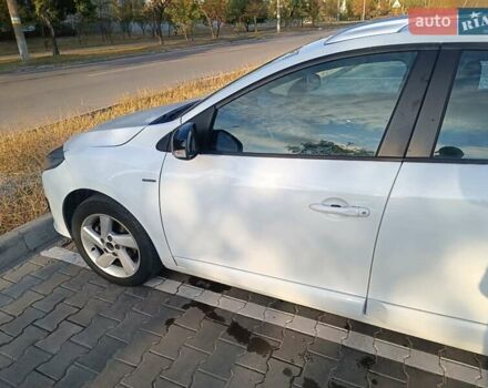 Рено Меган, объемом двигателя 1.46 л и пробегом 336 тыс. км за 8100 $, фото 3 на Automoto.ua