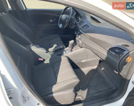 Рено Меган, объемом двигателя 1.5 л и пробегом 180 тыс. км за 8800 $, фото 17 на Automoto.ua