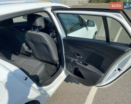 Рено Меган, объемом двигателя 1.5 л и пробегом 180 тыс. км за 8800 $, фото 14 на Automoto.ua
