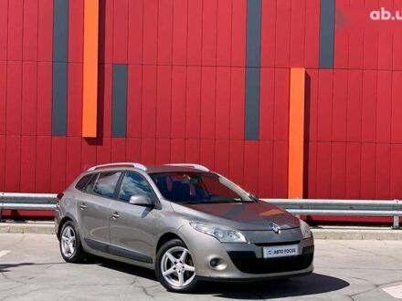 Рено Меган 2009 в Киеве на Automoto.ua Рено Меган, объемом двигателя 1.5 л и пробегом 317 тыс. км за 7190 $, фото 1 на Automoto.ua
