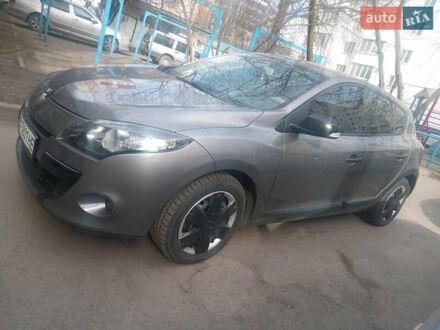 Рено Меган 2011 в Хмельницком на Automoto.ua Рено Меган, объемом двигателя 1.5 л и пробегом 200 тыс. км за 8100 $, фото 1 на Automoto.ua
