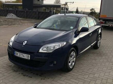 Рено Меган 2011 в Ровно на Automoto.ua Рено Меган, объемом двигателя 1.5 л и пробегом 240 тыс. км за 8000 $, фото 1 на Automoto.ua