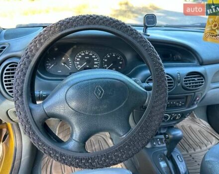 Жовтий Рено Меган, об'ємом двигуна 2 л та пробігом 235 тис. км за 2800 $, фото 17 на Automoto.ua