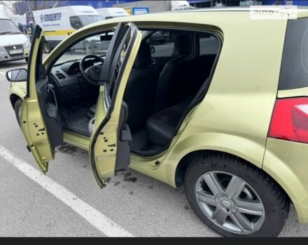 Желтый Рено Меган, объемом двигателя 1.4 л и пробегом 283 тыс. км за 4900 $, фото 5 на Automoto.ua