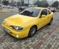 Желтый Рено Меган, объемом двигателя 2 л и пробегом 210 тыс. км за 2000 $, фото 1 на Automoto.ua