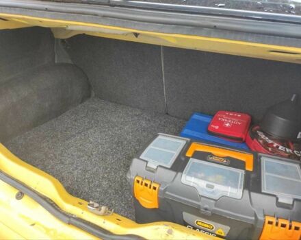 Жовтий Рено Меган, об'ємом двигуна 2 л та пробігом 210 тис. км за 2000 $, фото 7 на Automoto.ua