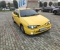 Жовтий Рено Меган, об'ємом двигуна 2 л та пробігом 210 тис. км за 2000 $, фото 2 на Automoto.ua