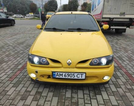 Жовтий Рено Меган, об'ємом двигуна 2 л та пробігом 210 тис. км за 2000 $, фото 1 на Automoto.ua