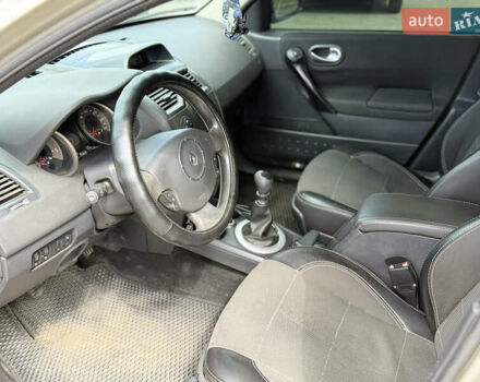 Желтый Рено Меган, объемом двигателя 1.46 л и пробегом 418 тыс. км за 2999 $, фото 5 на Automoto.ua