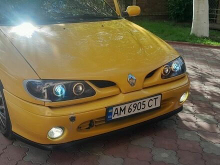 Жовтий Рено Меган, об'ємом двигуна 2 л та пробігом 215 тис. км за 1500 $, фото 1 на Automoto.ua