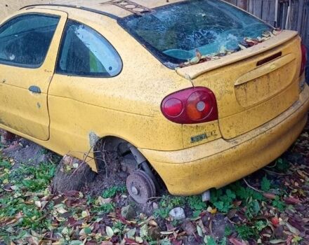 Желтый Рено Меган, объемом двигателя 1.6 л и пробегом 160 тыс. км за 334 $, фото 1 на Automoto.ua