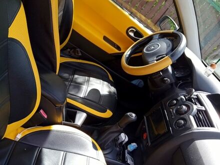 Желтый Рено Меган, объемом двигателя 1.5 л и пробегом 248 тыс. км за 4800 $, фото 1 на Automoto.ua