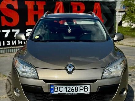 Рено Меган 2010 у Києві на Automoto.ua Жовтий Рено Меган, об'ємом двигуна 1.5 л та пробігом 270 тис. км за 6899 $, фото 1 на Automoto.ua
