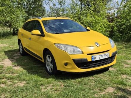 Рено Меган 2010 у Івано-Франківську на Automoto.ua Жовтий Рено Меган, об'ємом двигуна 1.5 л та пробігом 344 тис. км за 5700 $, фото 1 на Automoto.ua