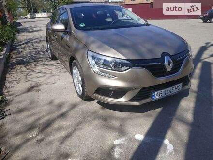 Рено Меган 2016 в Немирове на Automoto.ua Желтый Рено Меган, объемом двигателя 1.2 л и пробегом 30 тыс. км за 11500 $, фото 1 на Automoto.ua