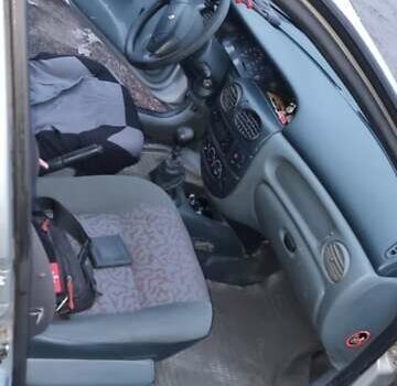 Сірий Рено Меган, об'ємом двигуна 1.4 л та пробігом 362 тис. км за 1750 $, фото 3 на Automoto.ua