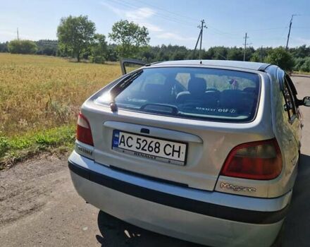 Сірий Рено Меган, об'ємом двигуна 1.6 л та пробігом 226 тис. км за 2000 $, фото 6 на Automoto.ua