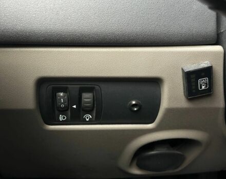 Рено Меган 2003 в Кривом Роге на Automoto.ua Серый Рено Меган, объемом двигателя 1.6 л и пробегом 240 тыс. км за 3300 $, фото 11 на Automoto.ua